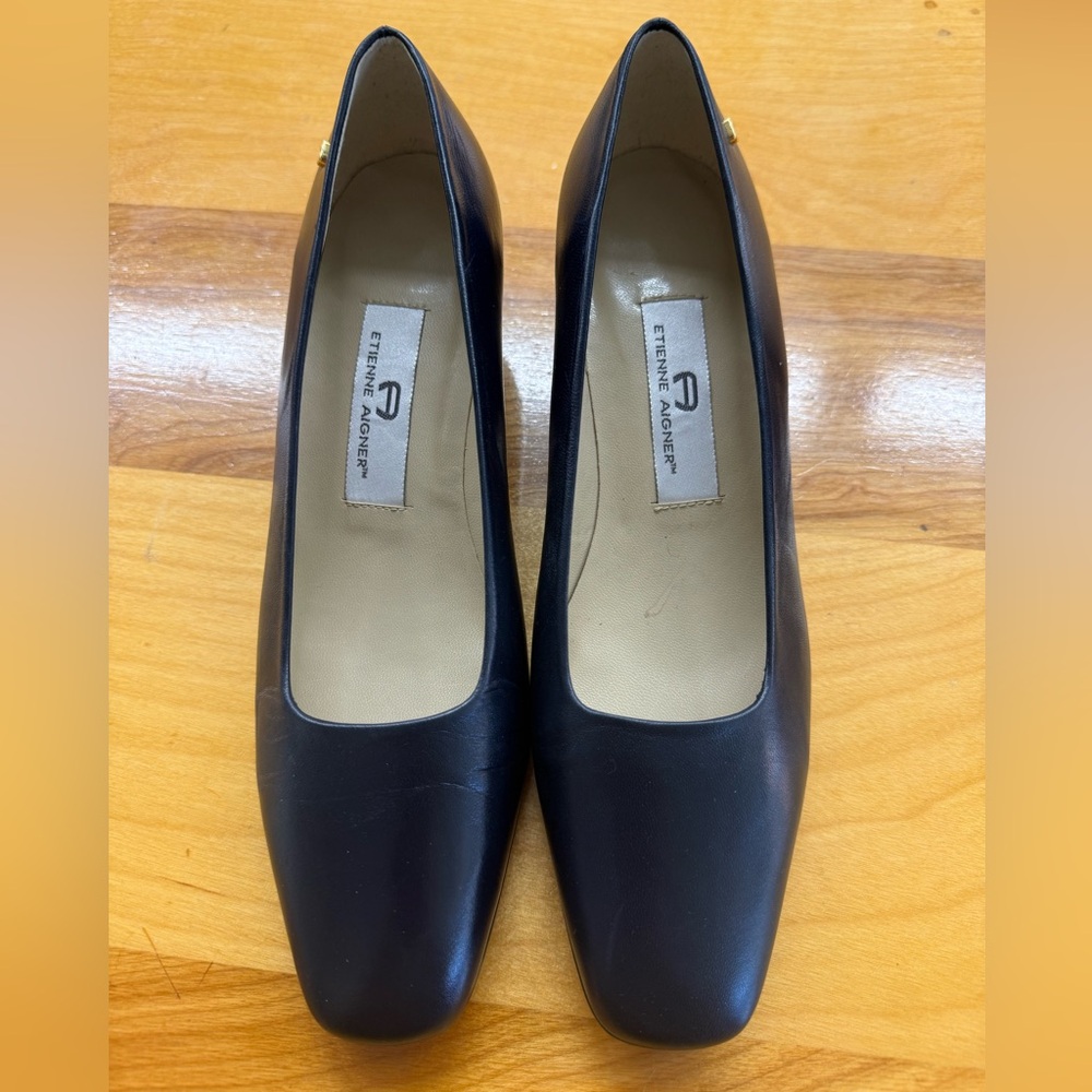 Women’s Etienne Aigner dress shoes. Size 7 1/2 M.